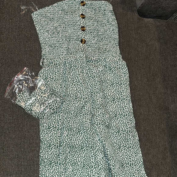 Romper New - Picture 1 of 2